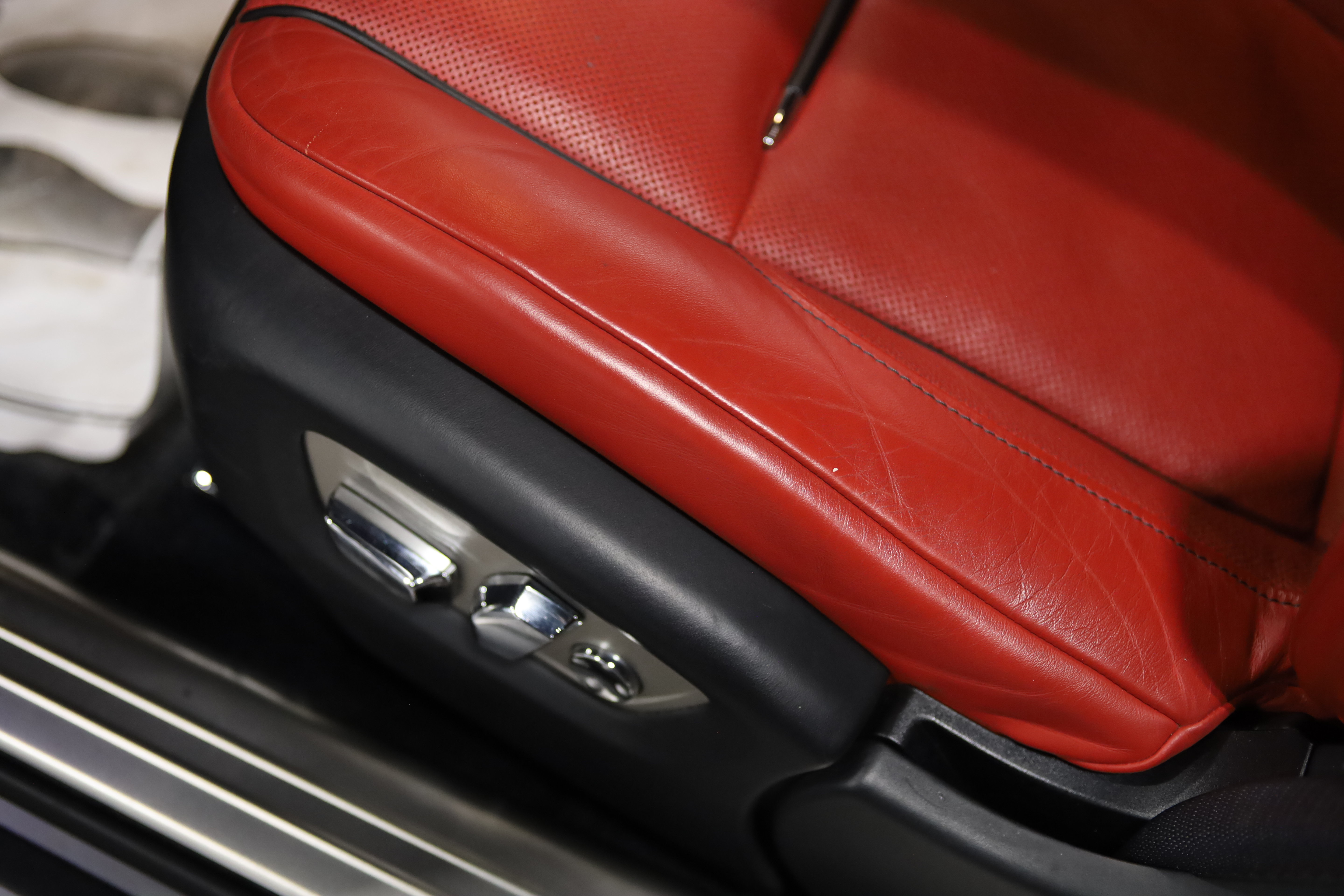 Used 2018 Rolls-Royce Wraith RWD image 17