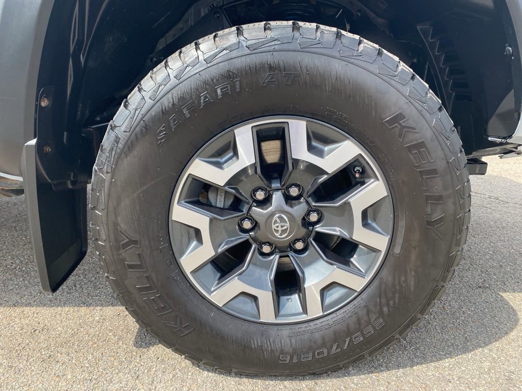 Used 2019 Toyota Tacoma TRD Off-Road image 9