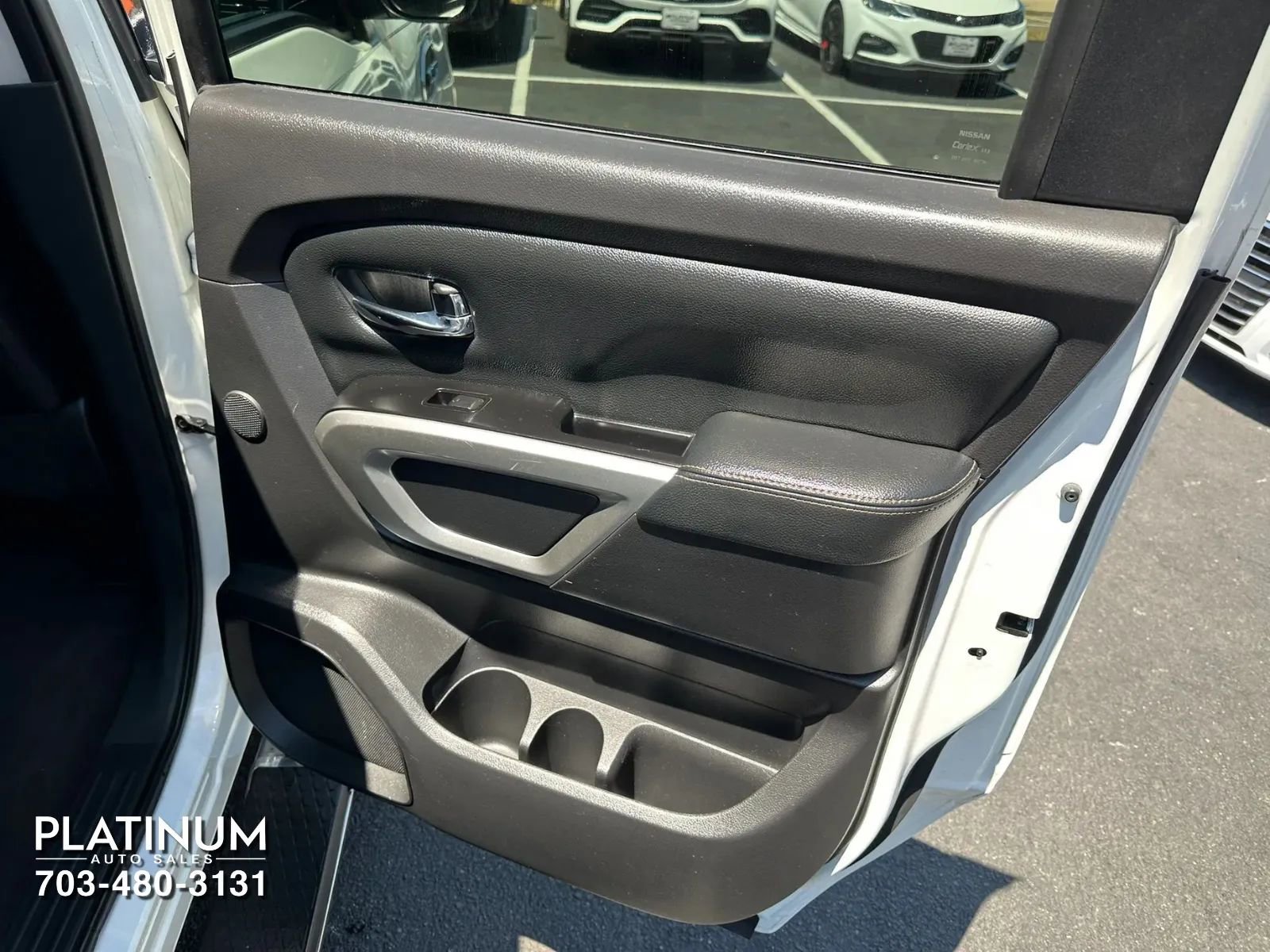 Used 2017 Nissan Titan SL RWD image 19