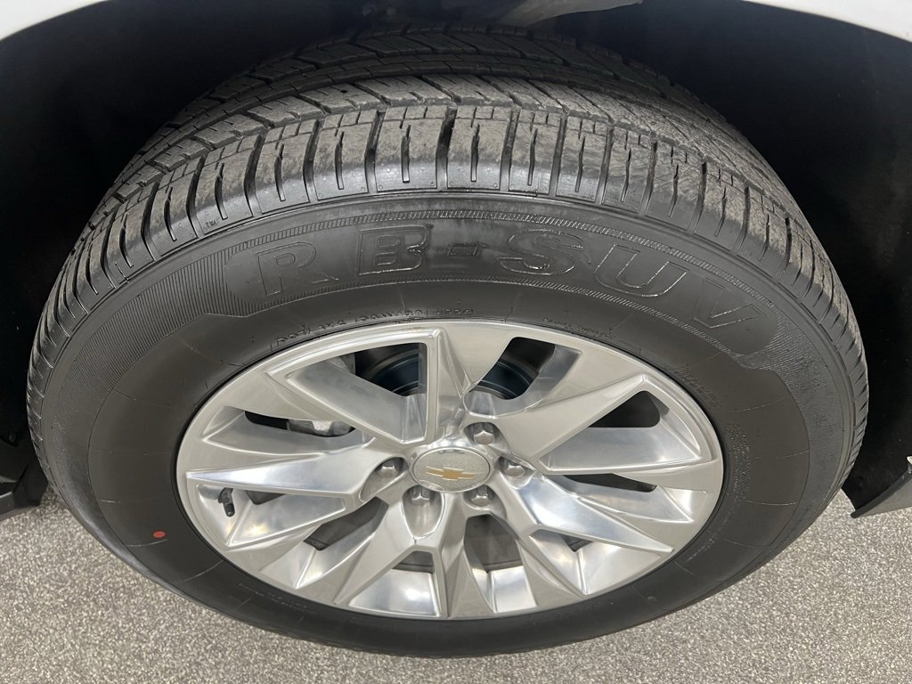 Used 2023 Chevrolet Suburban Premier image 18