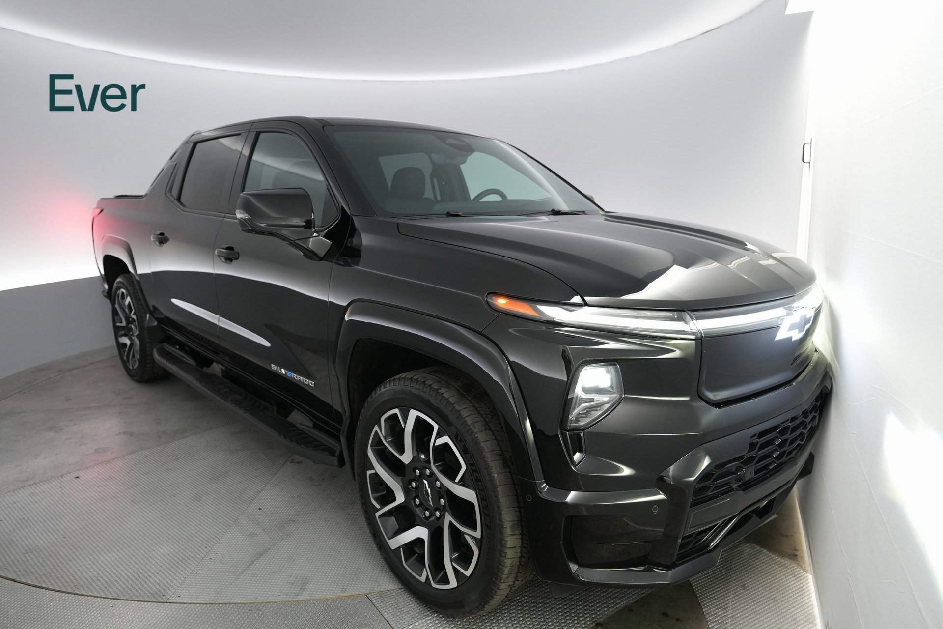 Used 2024 Chevrolet Silverado EV RST image 2