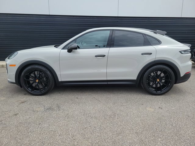 Certified 2025 Porsche Cayenne Turbo GT AWD/4WD image 10