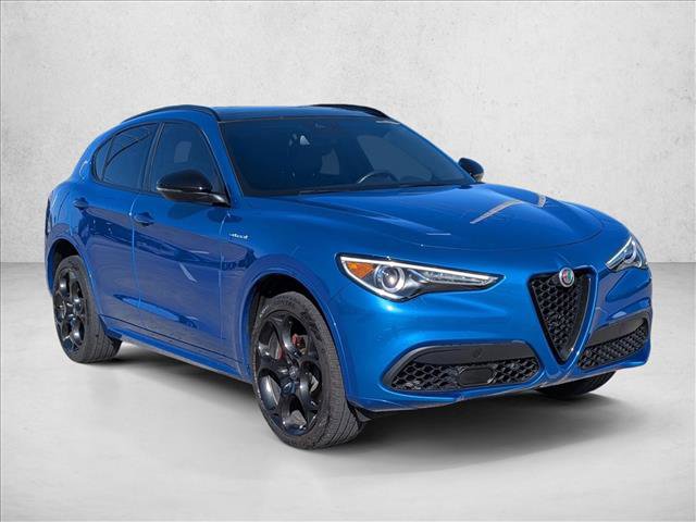 Used 2022 Alfa Romeo Stelvio Veloce image 3