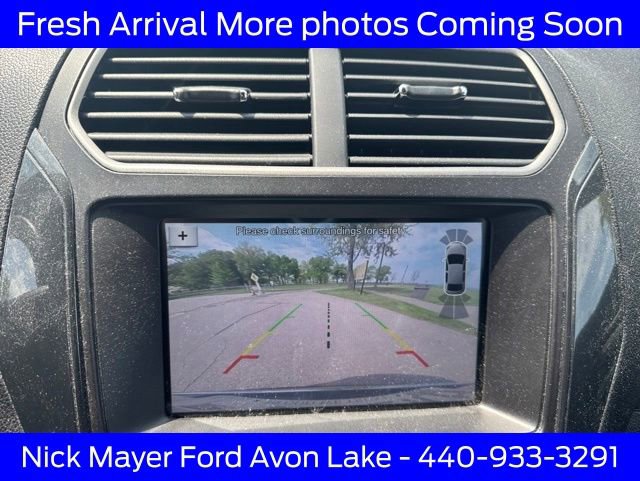 Used 2018 Ford Explorer XLT w/ Equipment Group 202A AWD/4WD image 13
