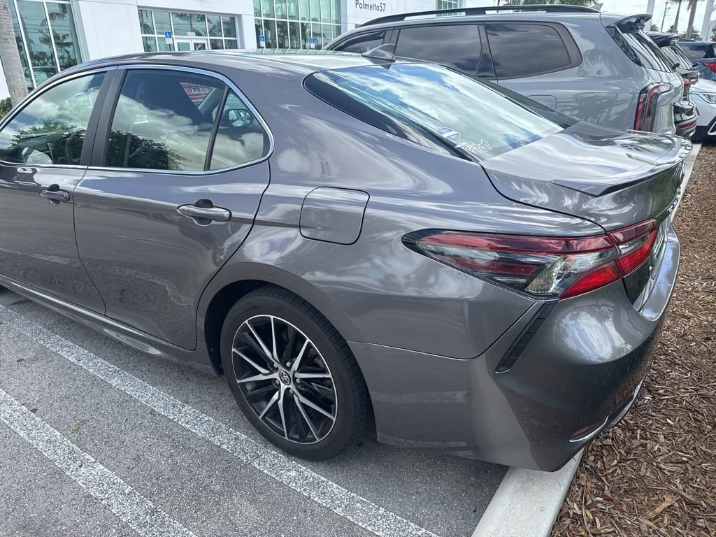 Used 2024 Toyota Camry SE w/ Convenience Package FWD image 3