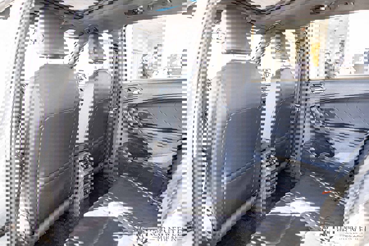 Used 2019 Volkswagen Tiguan SEL Premium image 34