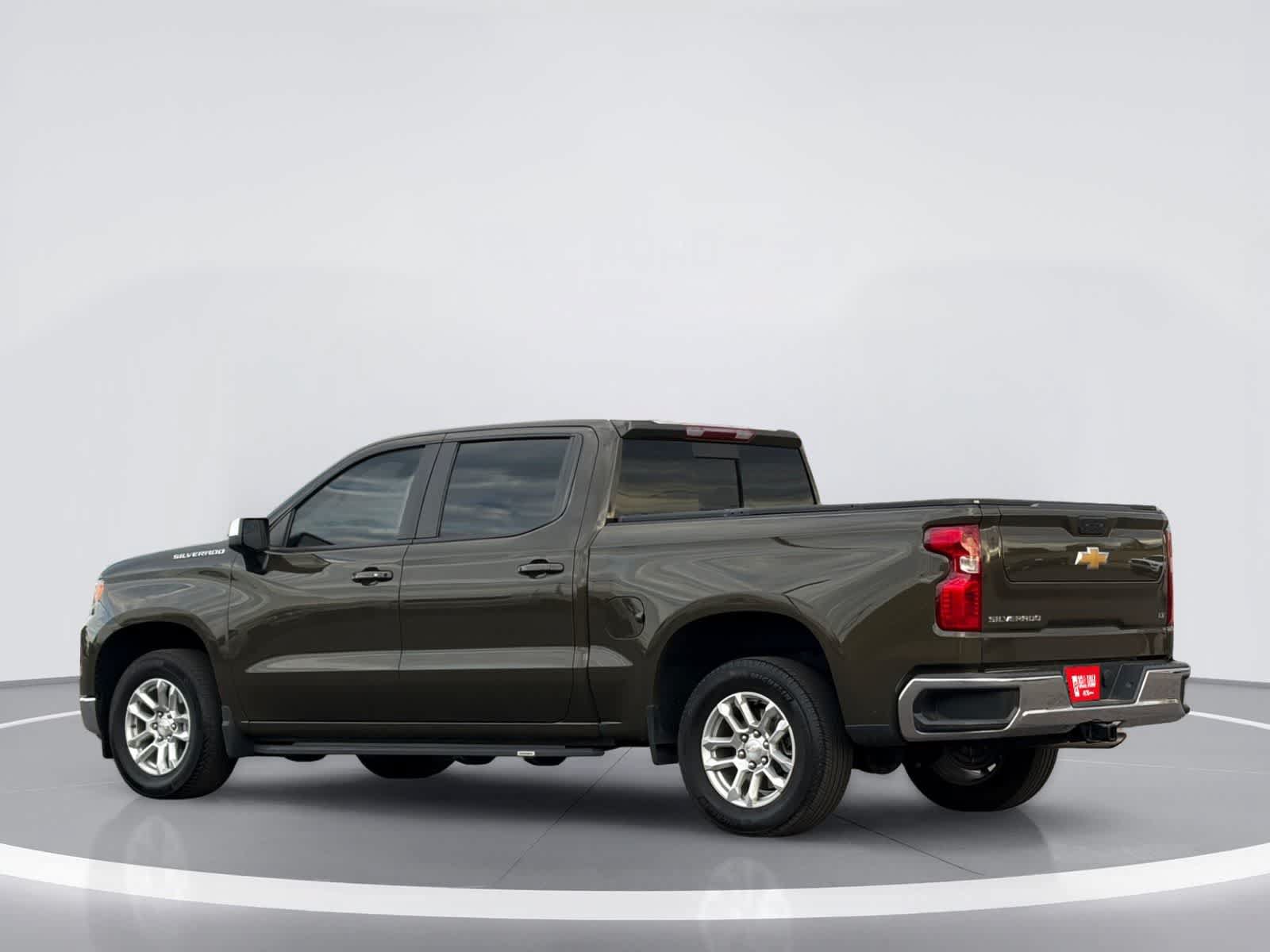 Used 2023 Chevrolet Silverado 1500 LT w/ Convenience Package II RWD image 3