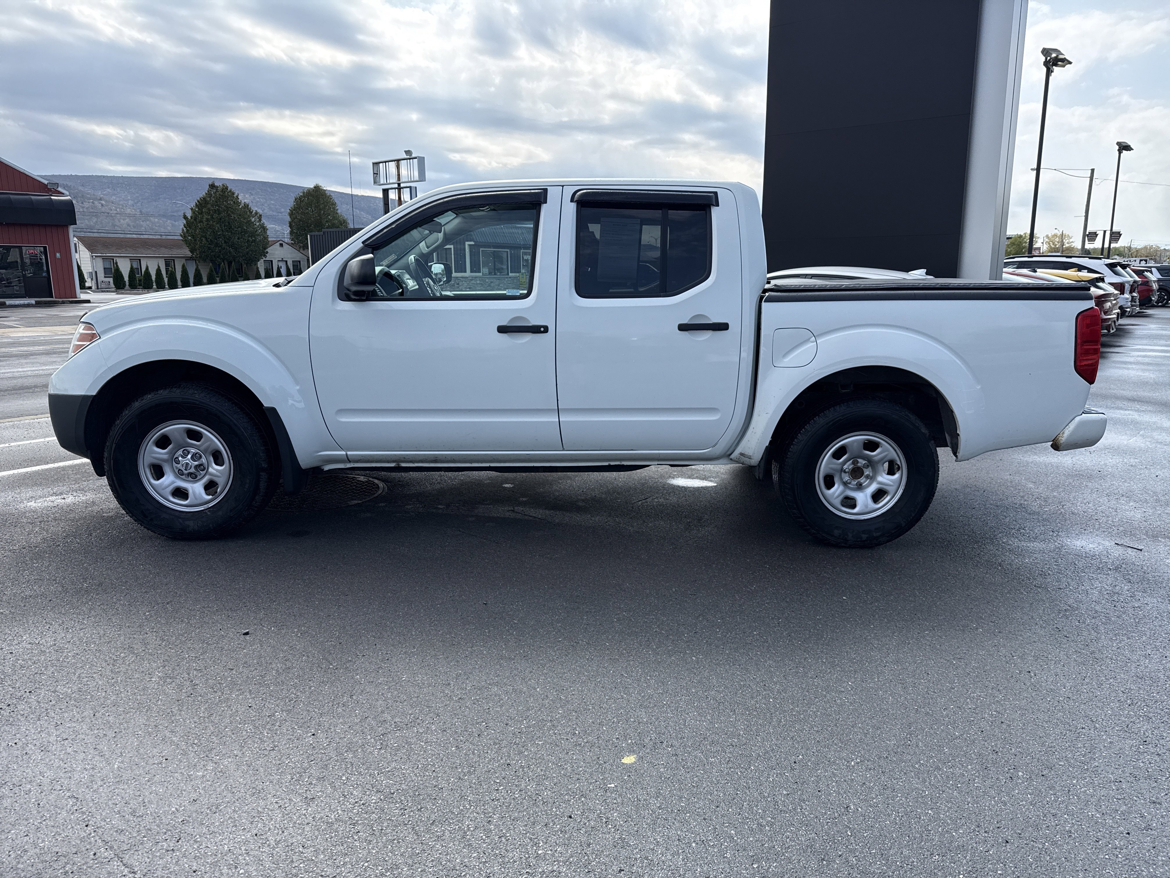 Used 2018 Nissan Frontier S AWD/4WD image 7