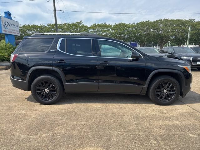Used 2019 GMC Acadia SLT w/ LPO, Black Accent Package AWD/4WD image 4