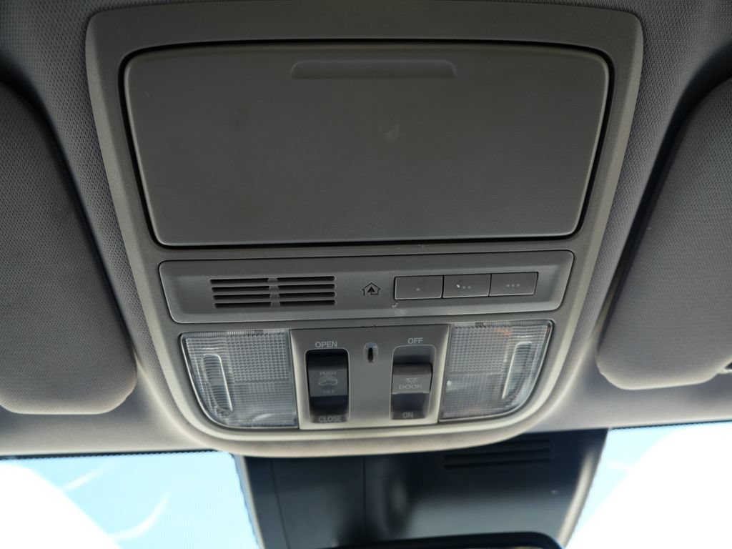 Used 2018 Honda CR-V Touring image 42