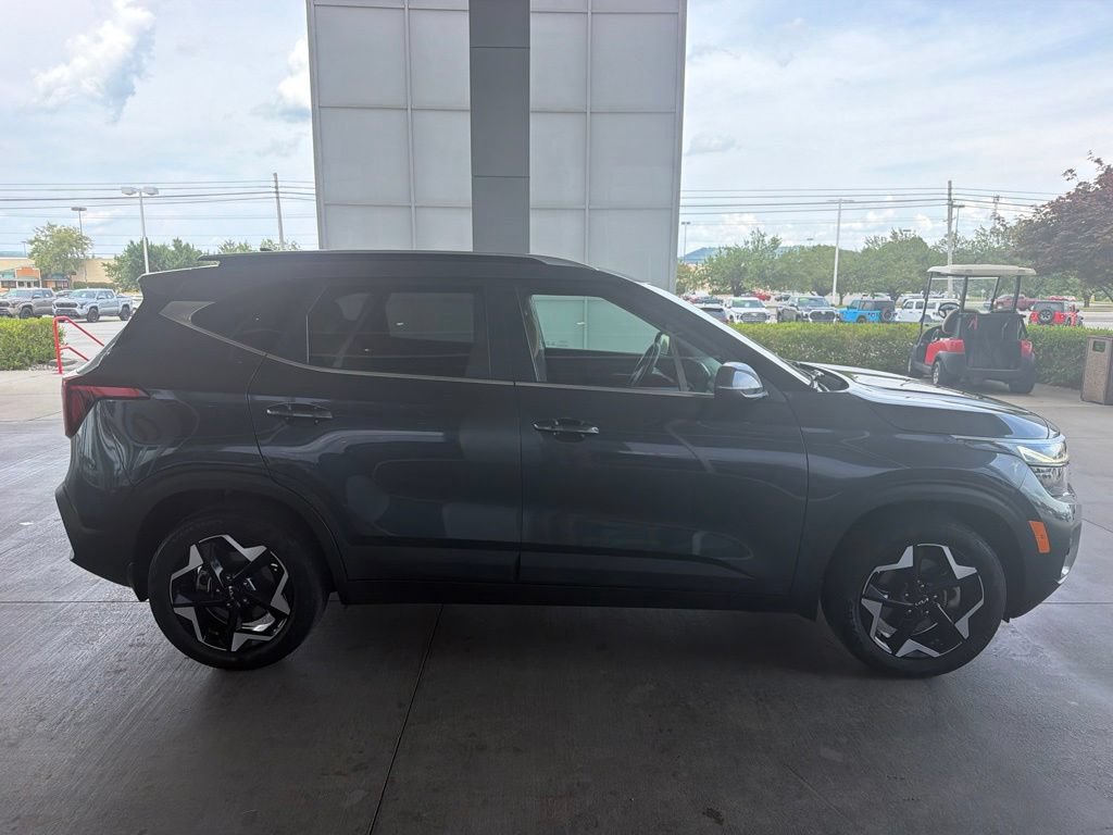 Used 2024 Kia Seltos EX AWD/4WD image 6