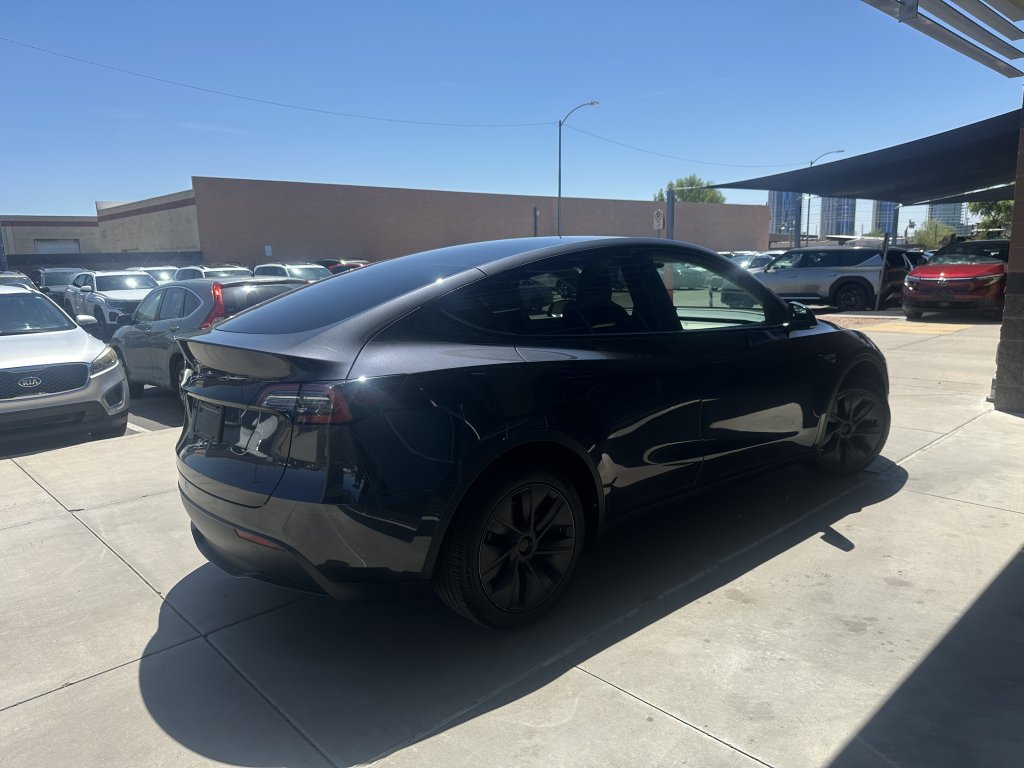 Used 2025 Tesla Model Y Long Range RWD image 3