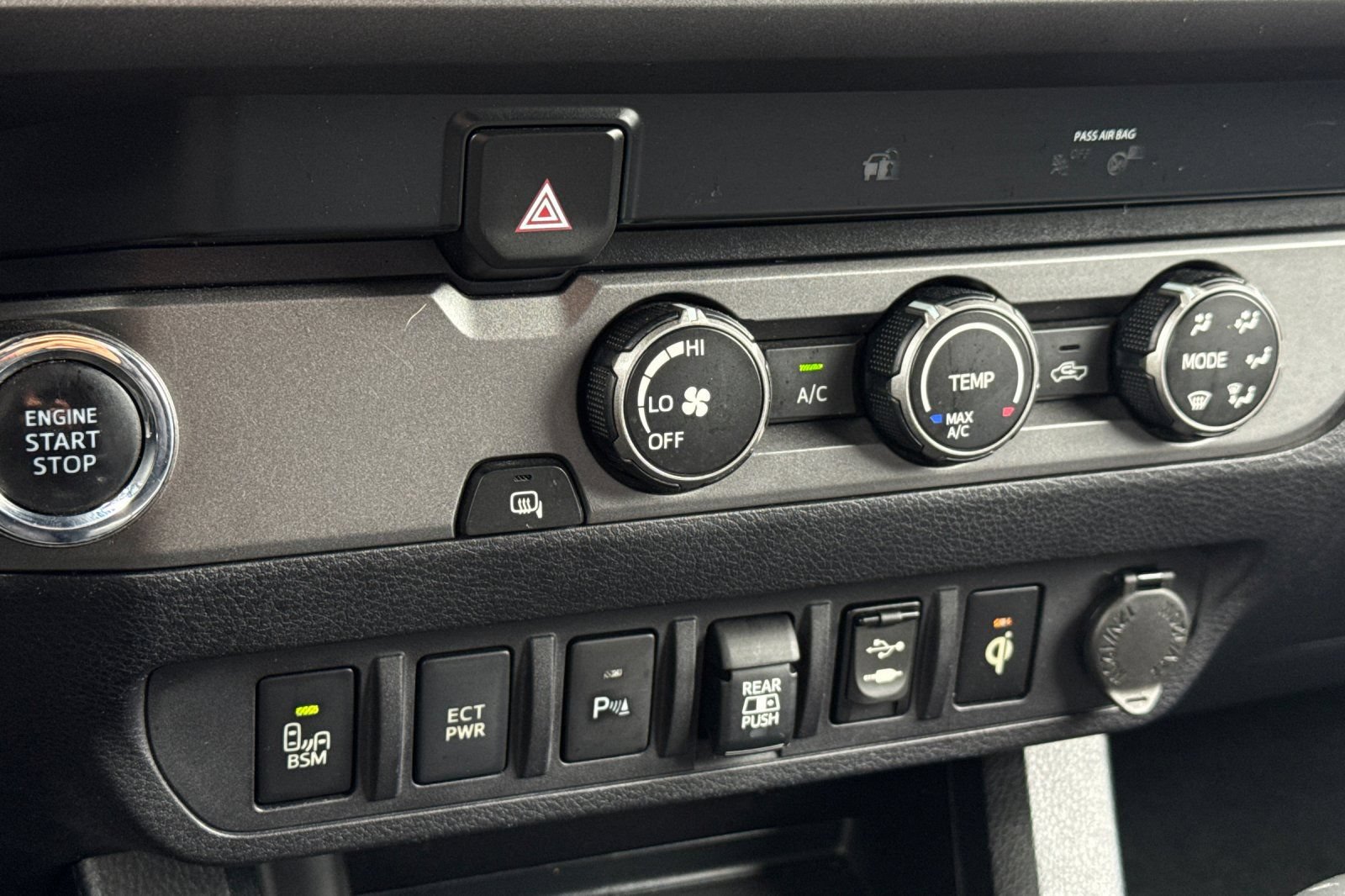 Used 2019 Toyota Tacoma TRD Sport w/ Technology Package RWD image 19