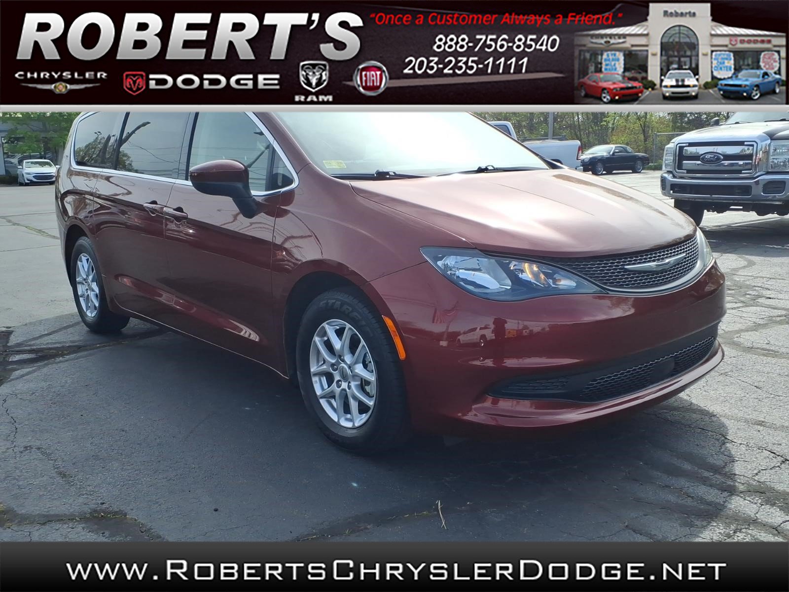 Certified 2022 Chrysler Voyager LX FWD image 1