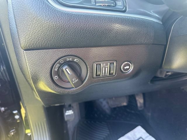 Used 2022 Dodge Challenger GT AWD/4WD image 15