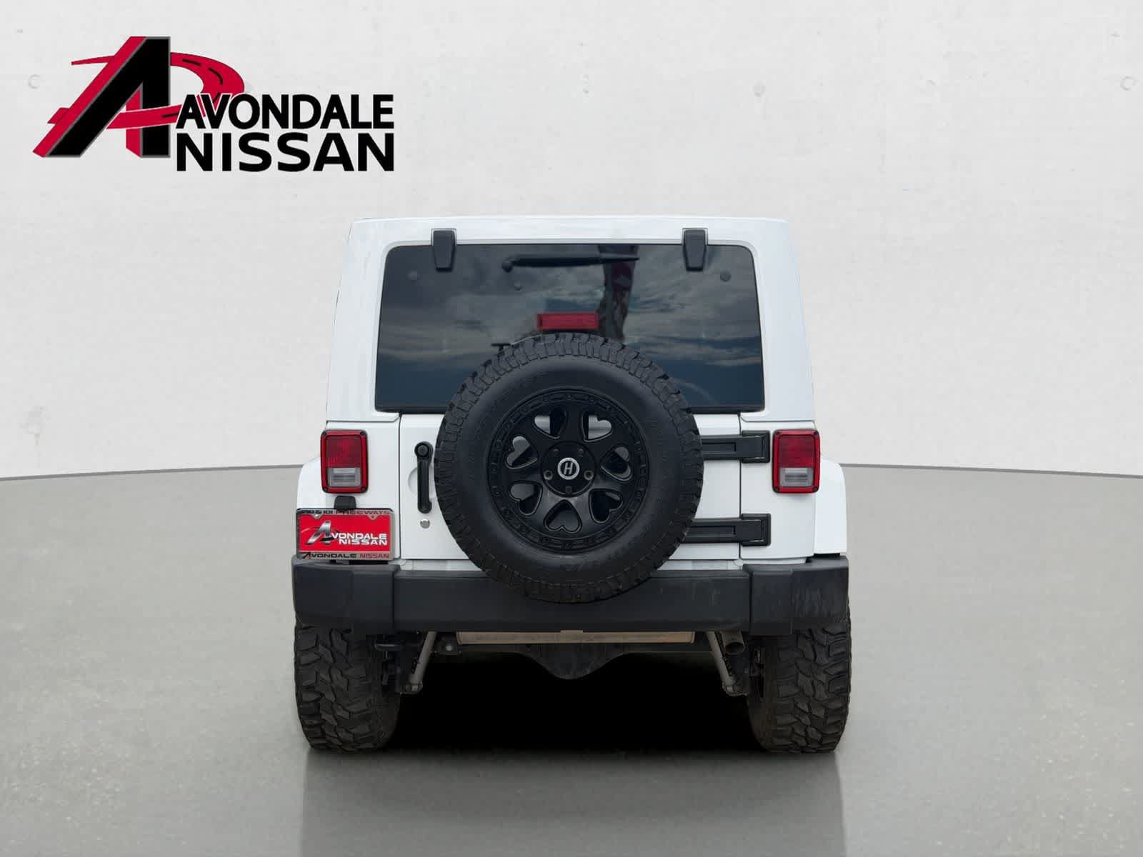Used 2017 Jeep Wrangler Unlimited Rubicon w/ Connectivity Group AWD/4WD image 5
