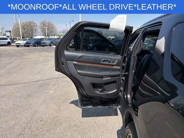 Used 2017 Ford Explorer Platinum image 28