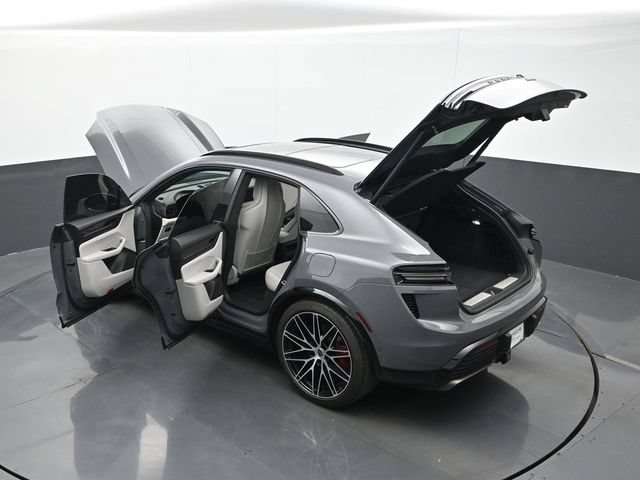 Certified 2025 Porsche Macan Turbo Electric AWD/4WD image 29