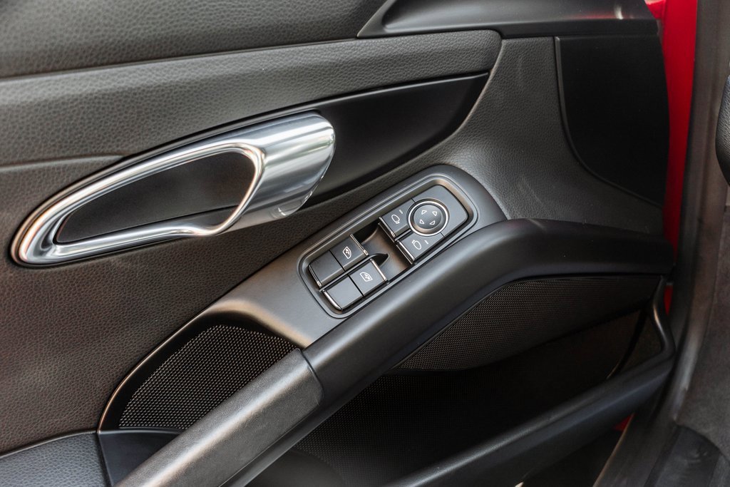 Used 2018 Porsche 718 Cayman image 13