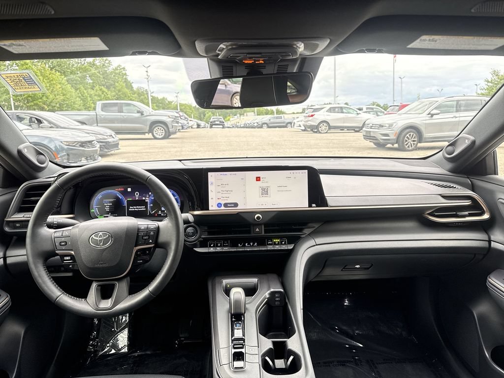 Used 2023 Toyota Crown AWD/4WD image 22