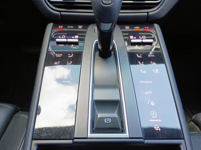 Used 2022 Porsche Macan AWD/4WD image 41