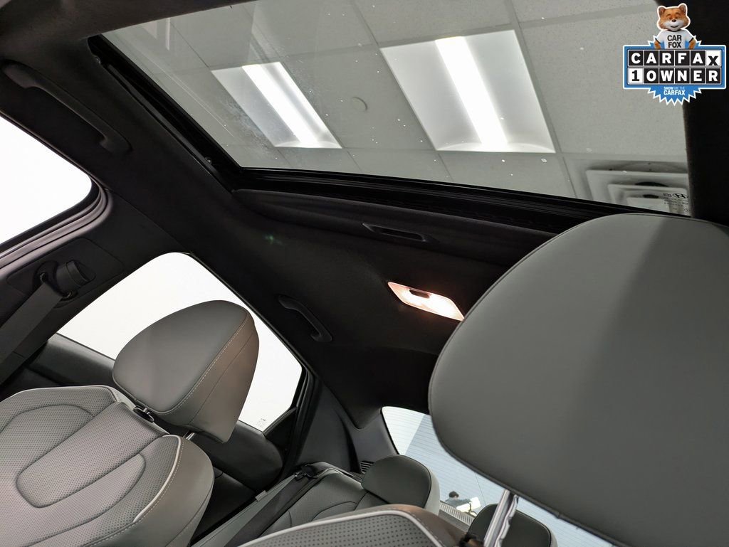 Used 2025 Hyundai Elantra Limited image 23