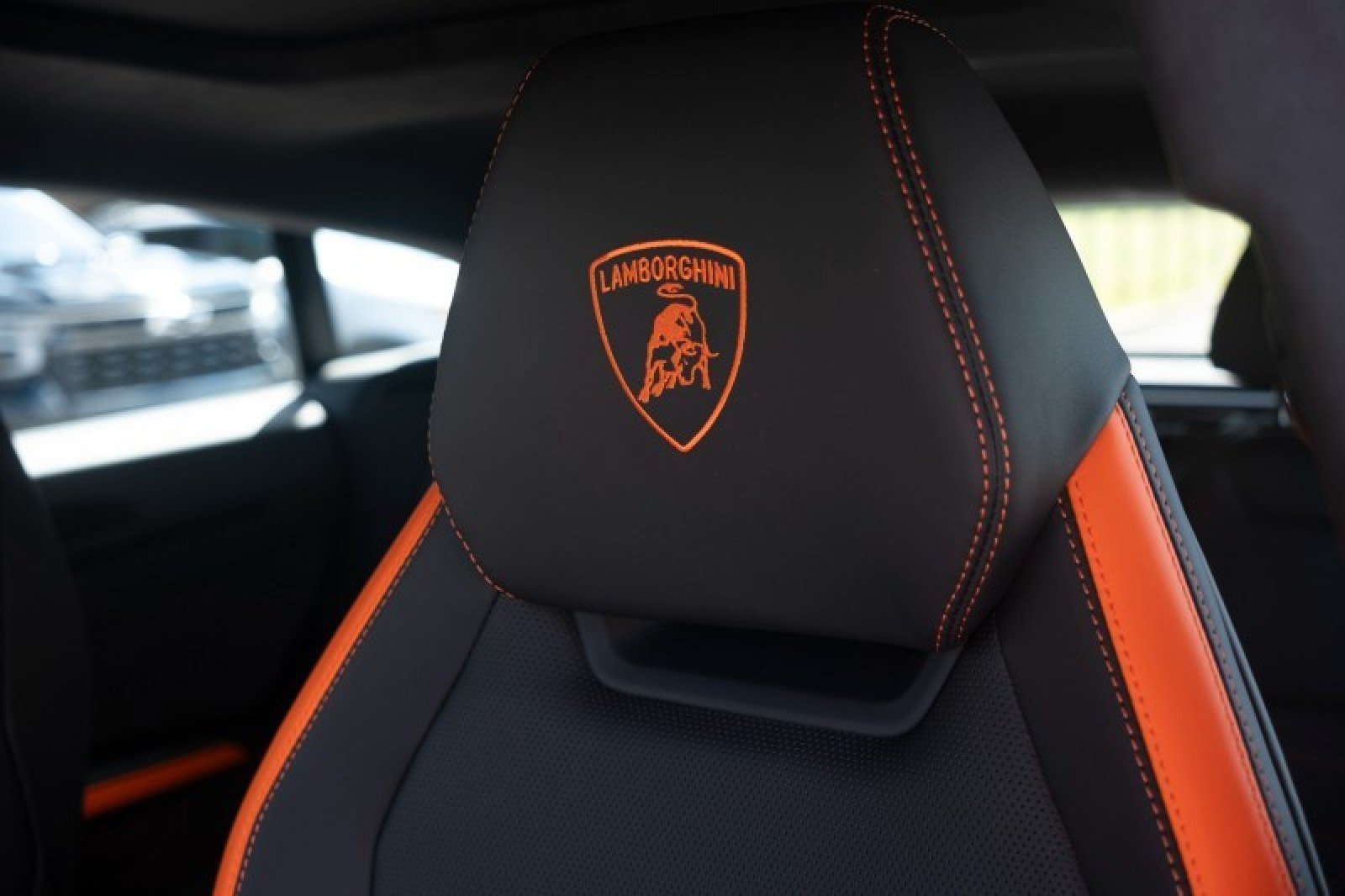 Used 2025 Lamborghini Urus S AWD/4WD image 14