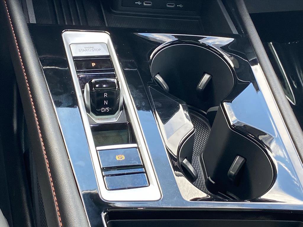 Certified 2025 Volkswagen Atlas Peak Edition SE image 10