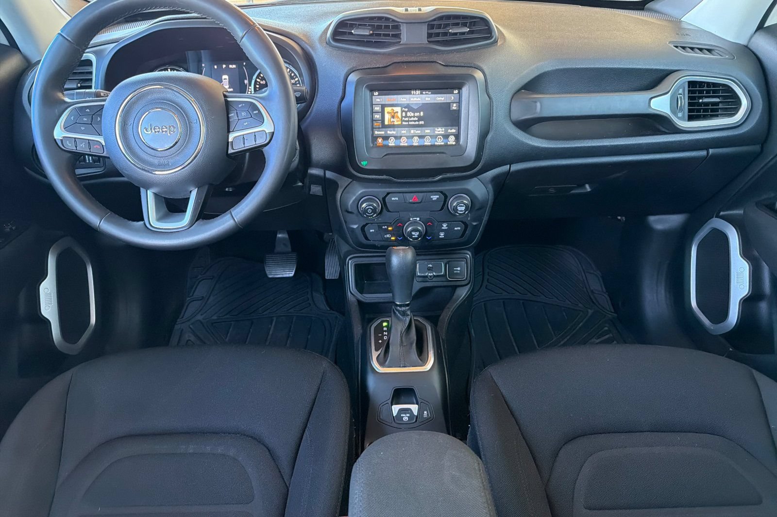 Used 2020 Jeep Renegade Latitude w/ Popular Equipment Group FWD image 13