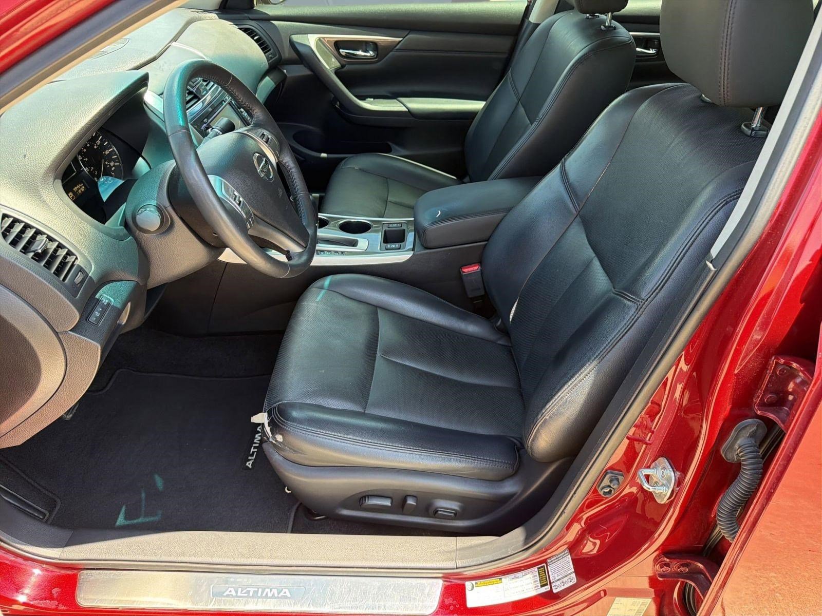 Used 2015 Nissan Altima 2.5 SL w/ Technology Package FWD image 5