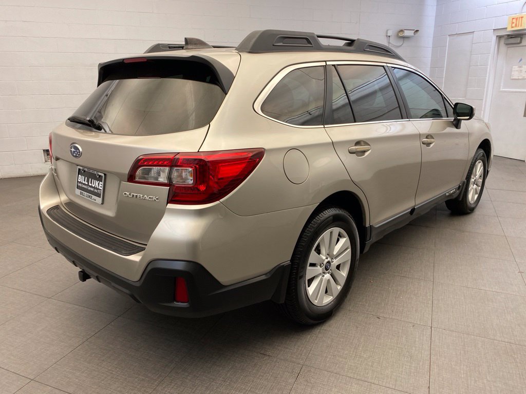 Used 2018 Subaru Outback 2.5i Premium AWD/4WD image 6