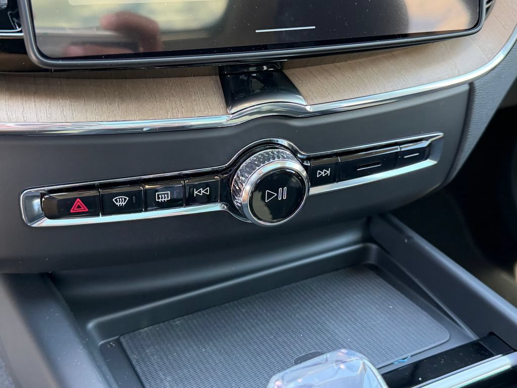 New 2026 Volvo XC60 T8 Core w/ Climate Package AWD/4WD image 26
