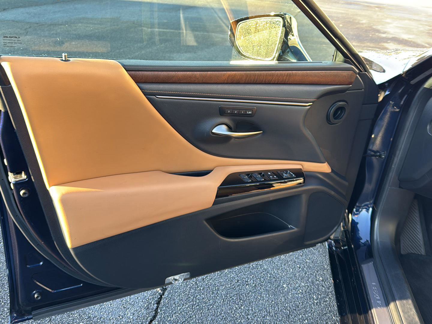 Certified 2022 Lexus ES 350 w/ Premium Package image 14