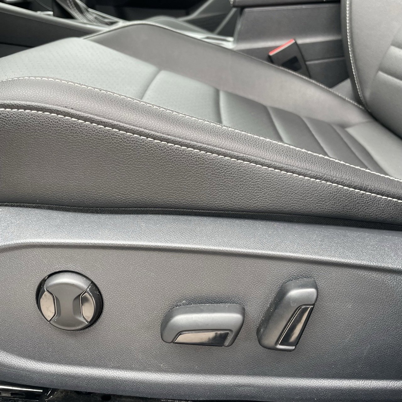 Used 2024 Volkswagen Jetta SE image 22