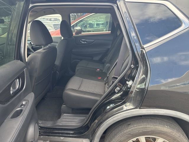 Used 2018 Nissan Rogue SV image 6