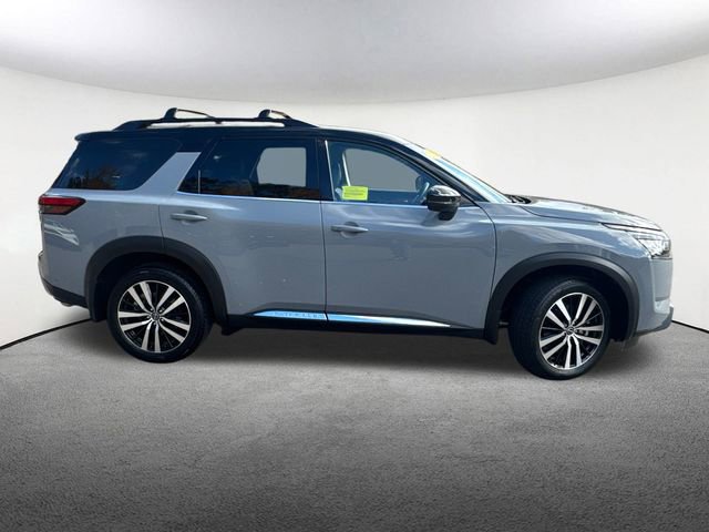 Used 2025 Nissan Pathfinder Platinum w/ Cargo Package AWD/4WD image 13