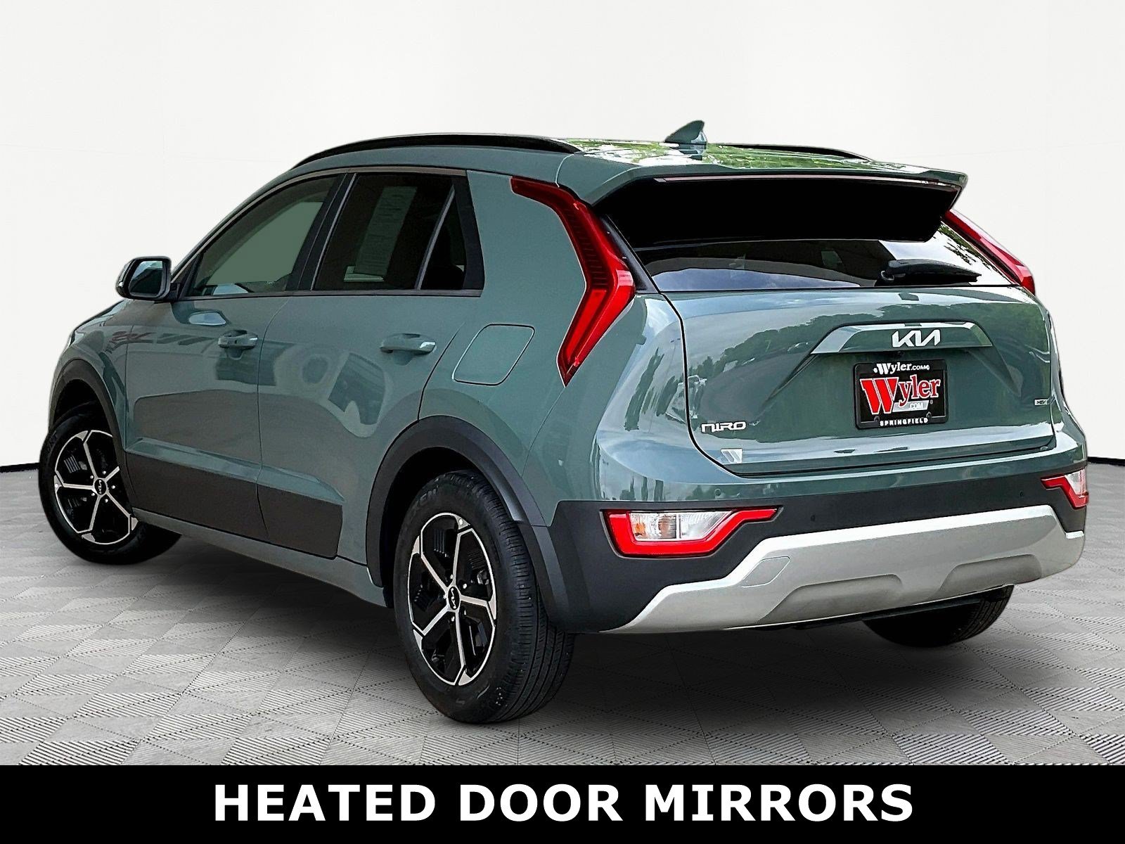 Used 2024 Kia Niro EX FWD image 4