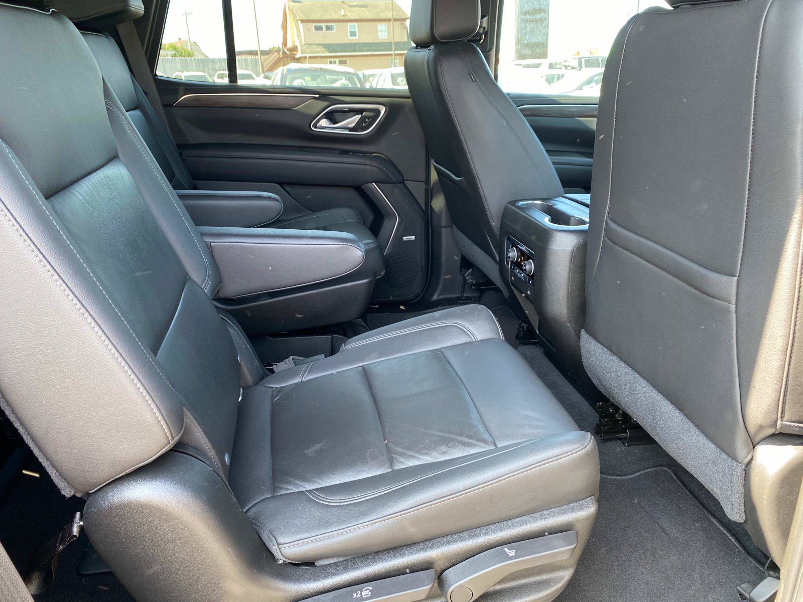 Used 2021 Chevrolet Tahoe Z71 w/ Z71 Signature Package AWD/4WD image 22