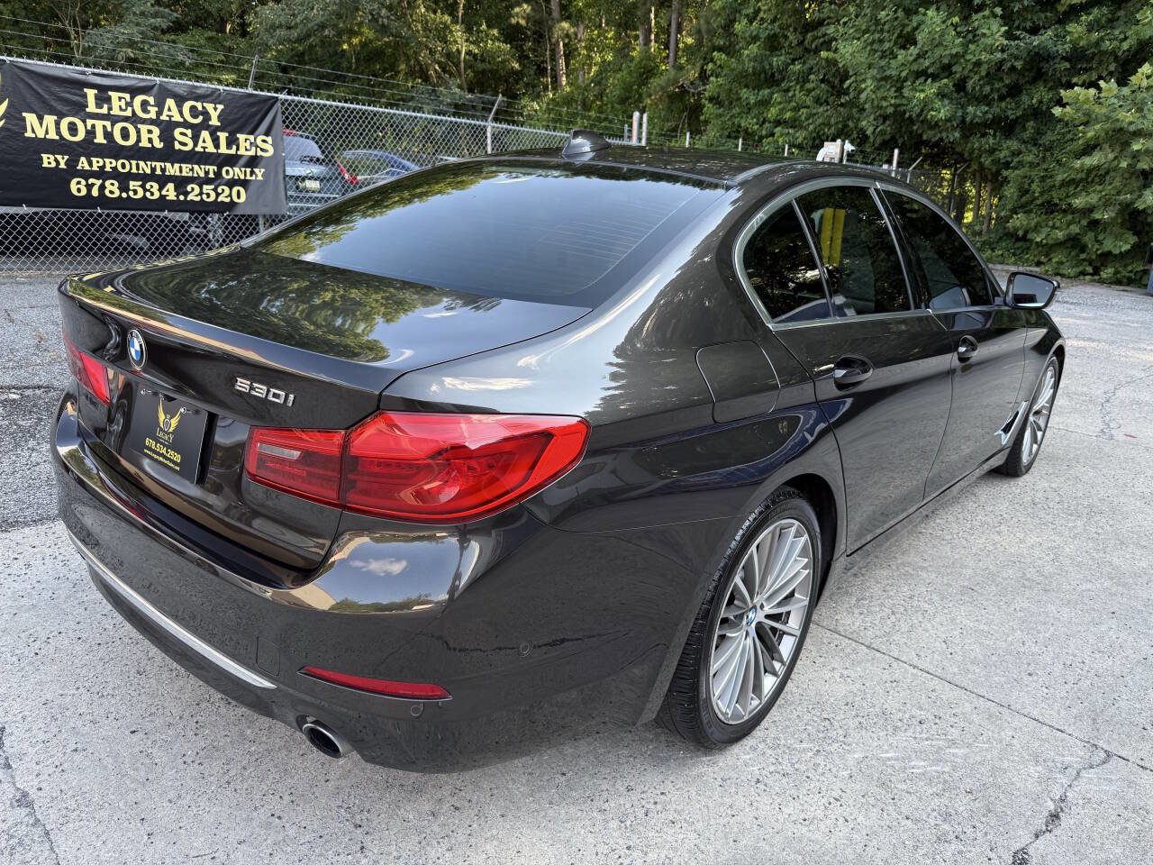 Used 2019 BMW 530i w/ Luxury Package RWD image 6