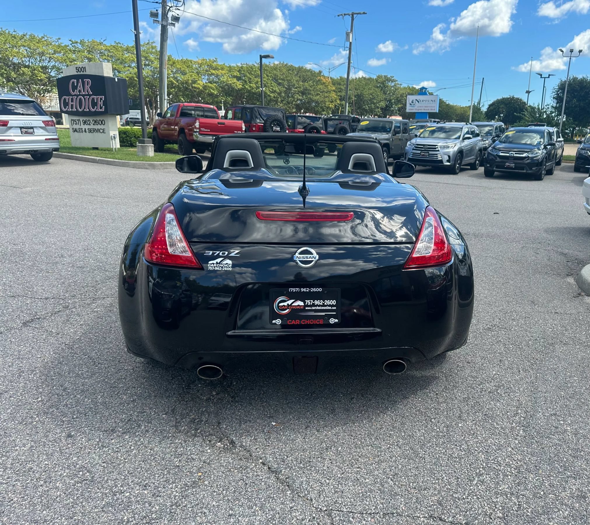 Used 2010 Nissan 370Z Touring w/ Sport Pkg RWD image 4