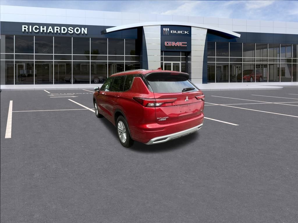 Used 2024 Mitsubishi Outlander SEL image 4