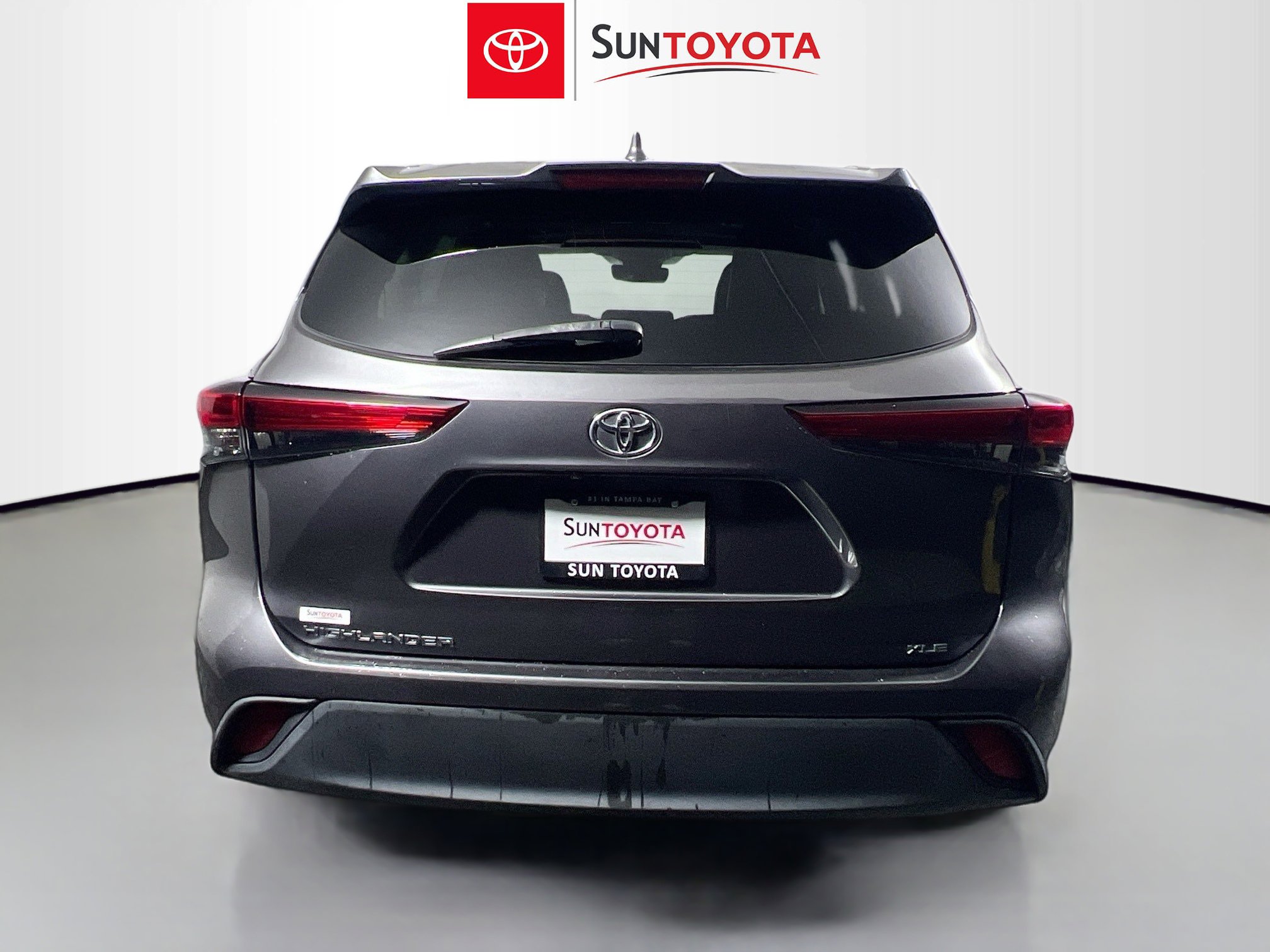 Used 2021 Toyota Highlander XLE FWD image 5