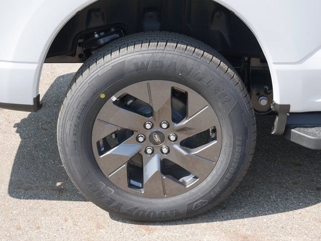 New 2025 Ford F150 Lightning Lariat image 14