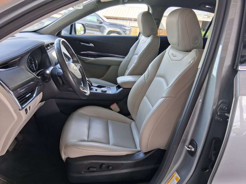 Certified 2023 Cadillac XT4 Luxury FWD image 17