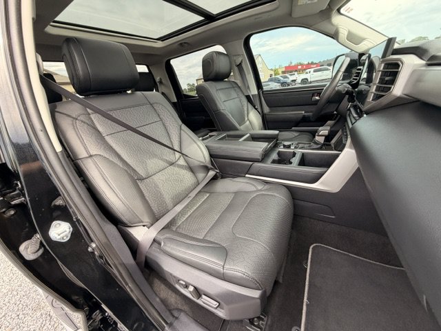 Used 2023 Toyota Tundra Limited AWD/4WD image 7