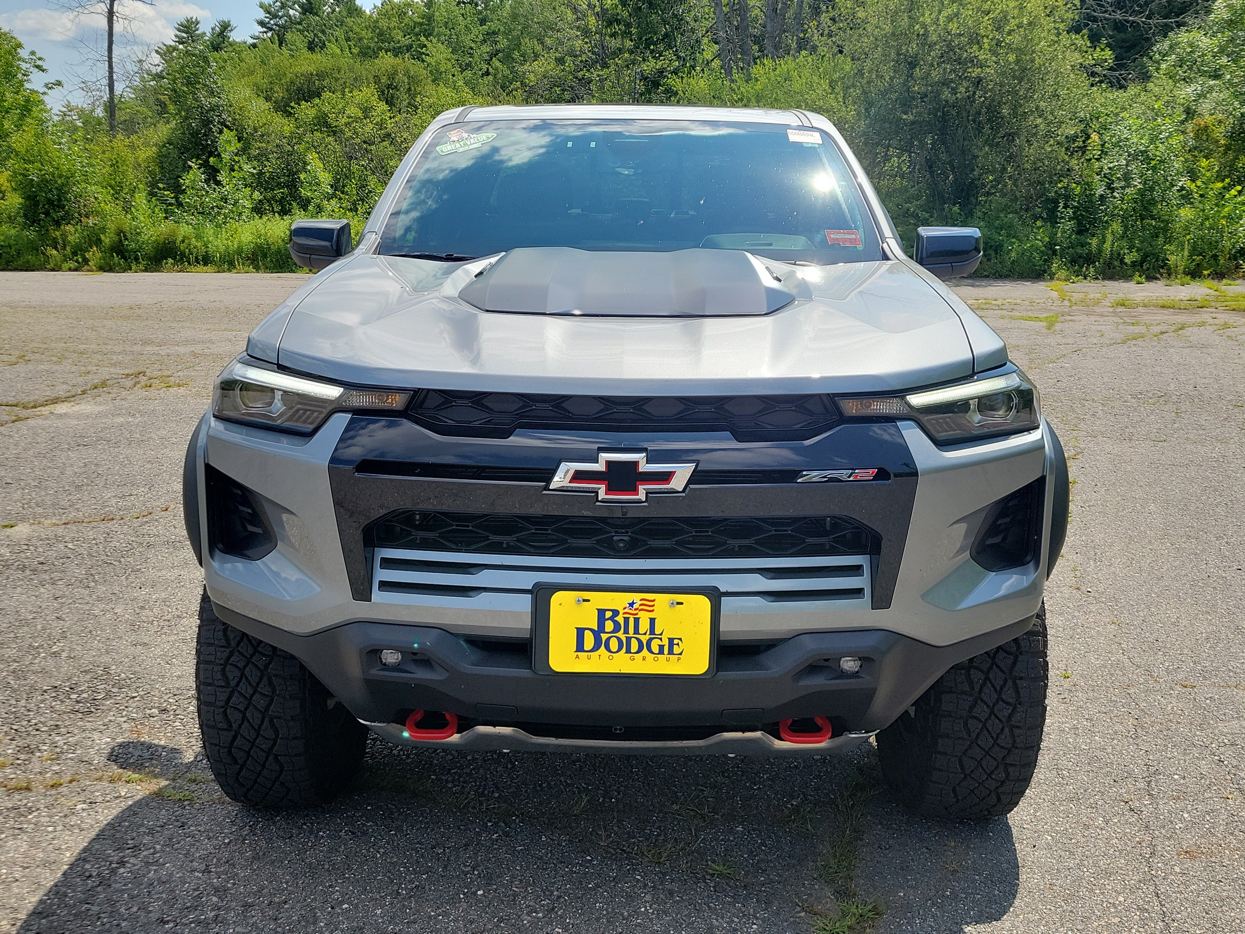 Used 2026 Chevrolet Colorado ZR2 w/ Technology Package AWD/4WD image 2