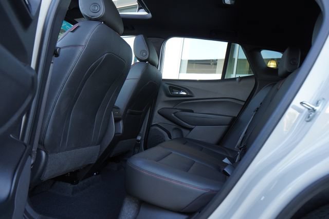 Used 2026 Chevrolet Trax RS w/ Sunroof Package FWD image 28