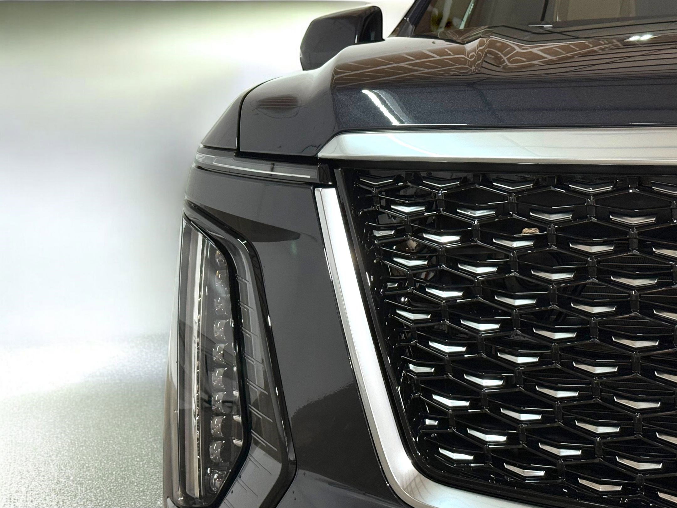 New 2026 Cadillac Escalade ESV Luxury AWD/4WD image 9