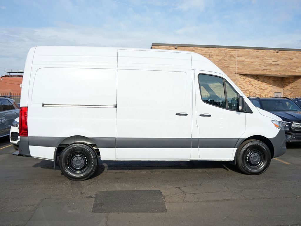 Used 2026 Mercedes-Benz Sprinter 2500 image 2
