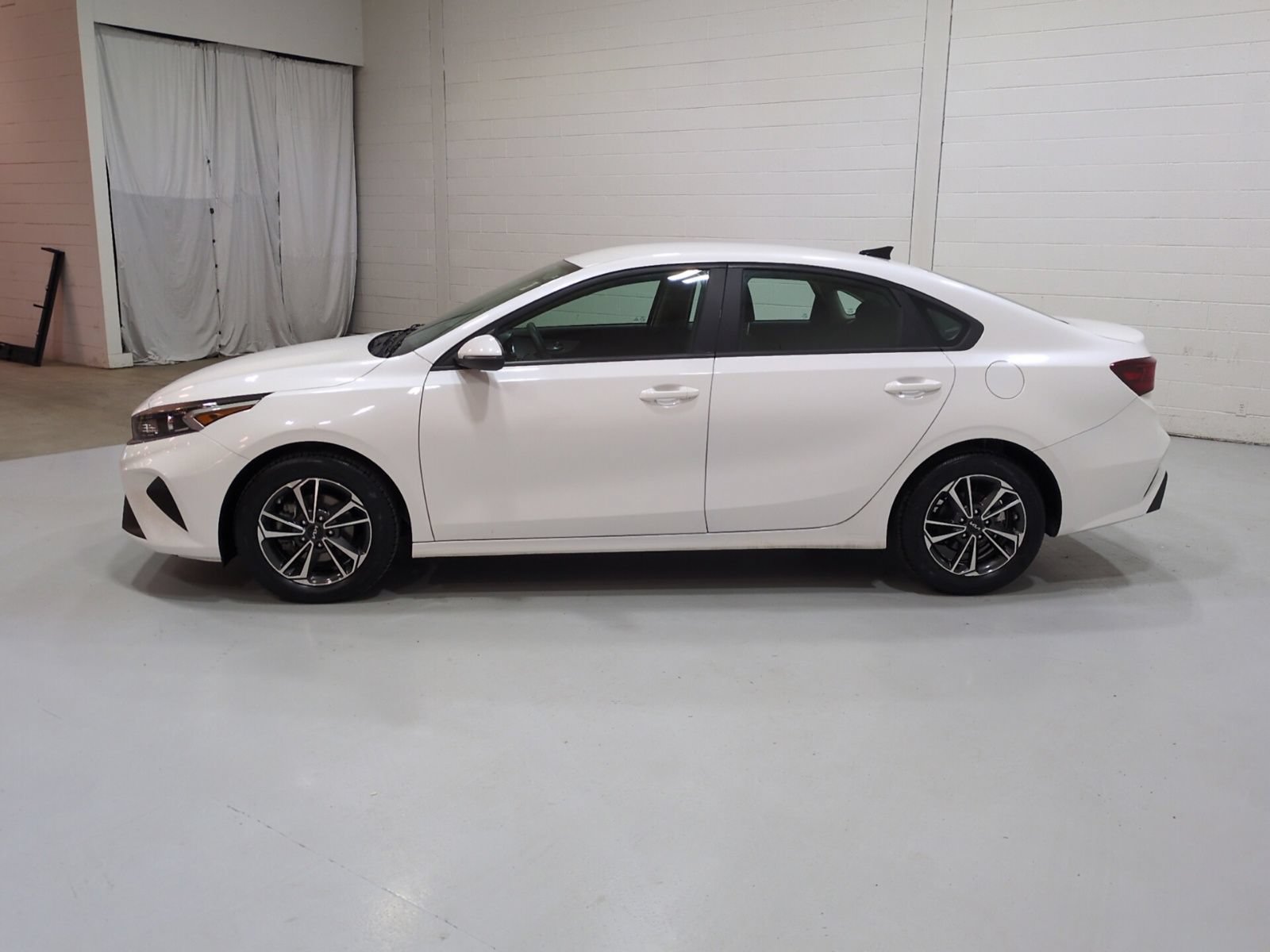 Certified 2023 Kia Forte LXS w/ LXS Technology Package FWD image 6